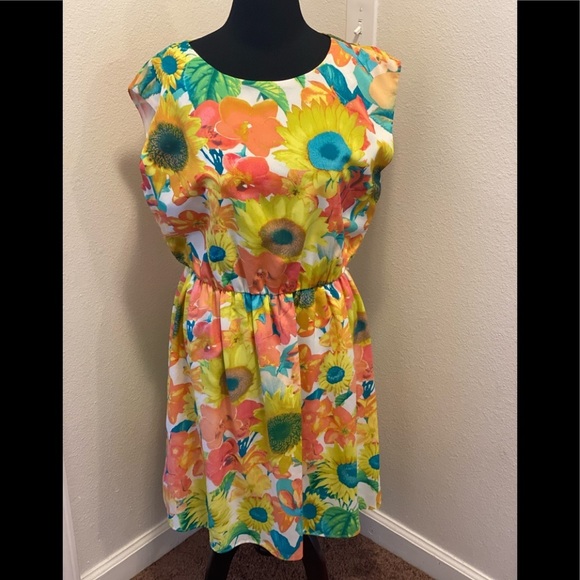 Taylor Dresses & Skirts - 2 FOR $20 J TAYLOR SUNFLOWER DRESS BRIGHT FLORAL A LINE
